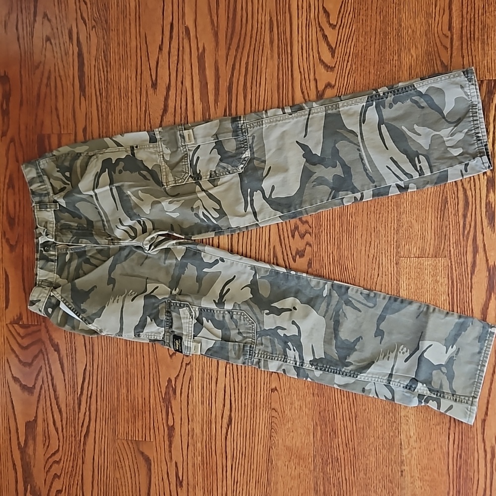 Boys Sz 14 Slim Camo Wrangler Cargos